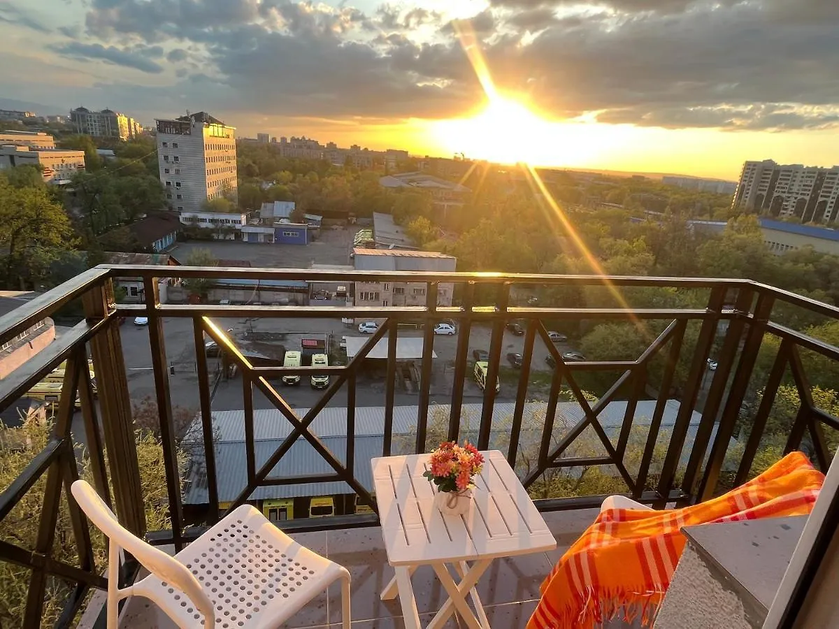Студия В Центре Города, В «Золотом Квадрате» Almaty