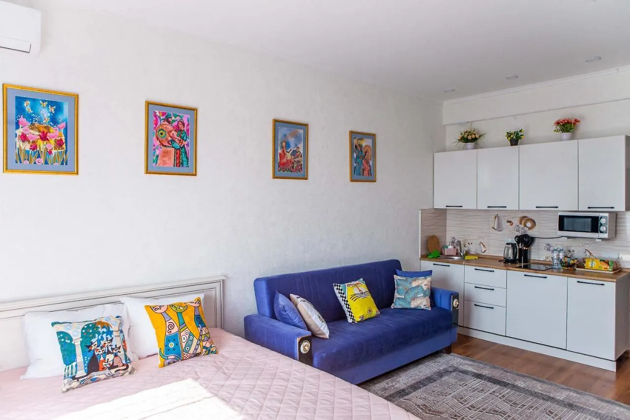 Студия В Центре Города, В «Золотом Квадрате» Almaty Apartment